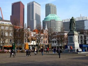 Het Plein in Den Haag. Beeld door zoetnet via Wikimedia.