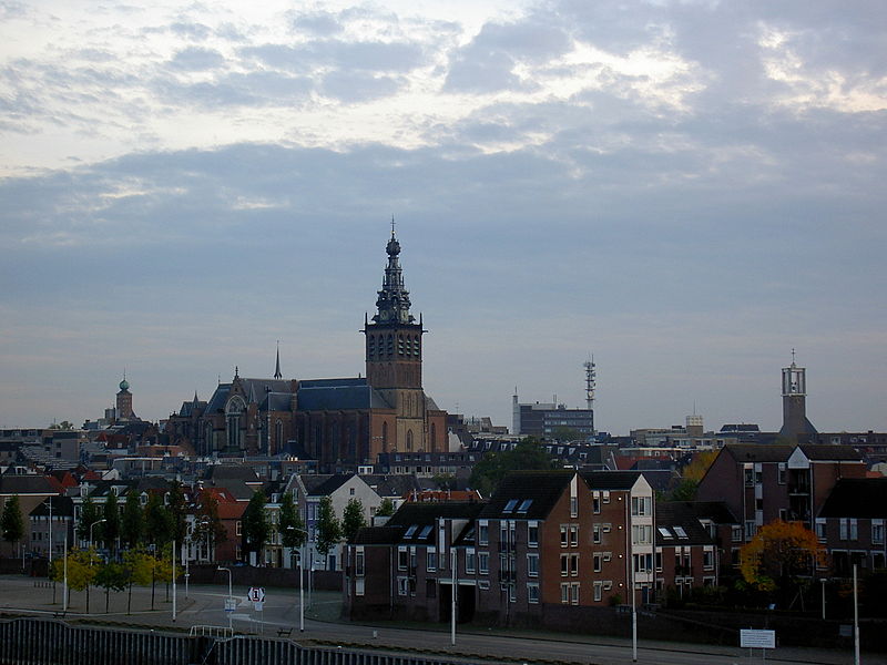Stadsgezicht van Nijmegen (bron: Wikimedia Commons - Labé)